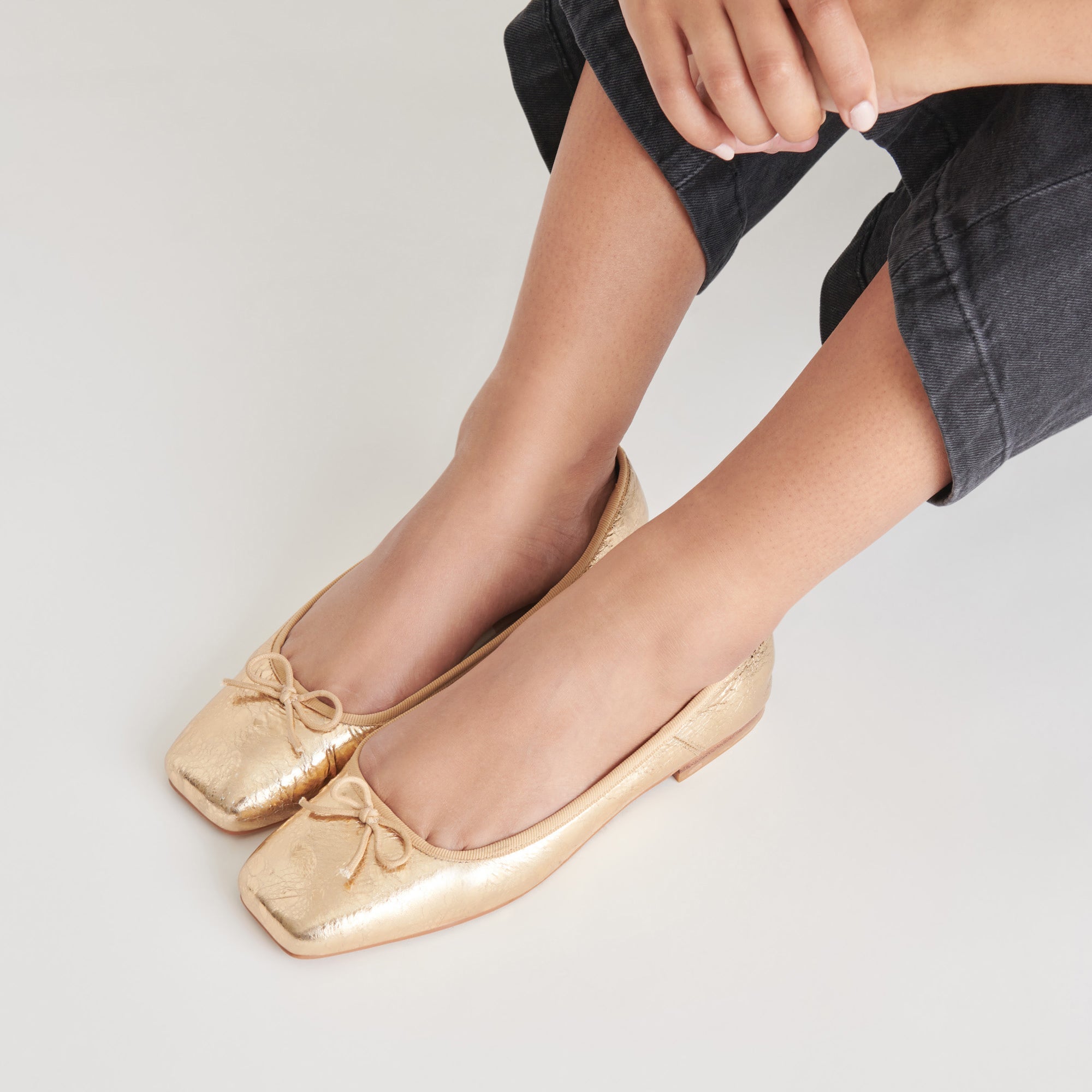 ANISA BALLET FLATS GOLD DISTRESSED LEATHER - re:vita - Image 2