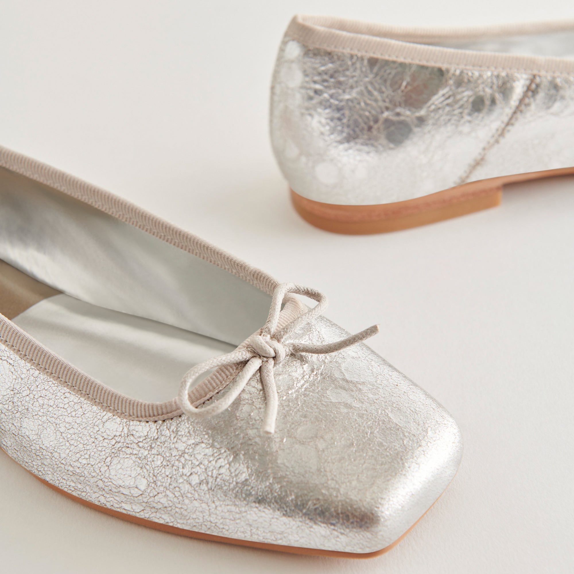 ANISA BALLET FLATS SILVER DISTRESSED LEATHER - re:vita - Image 5
