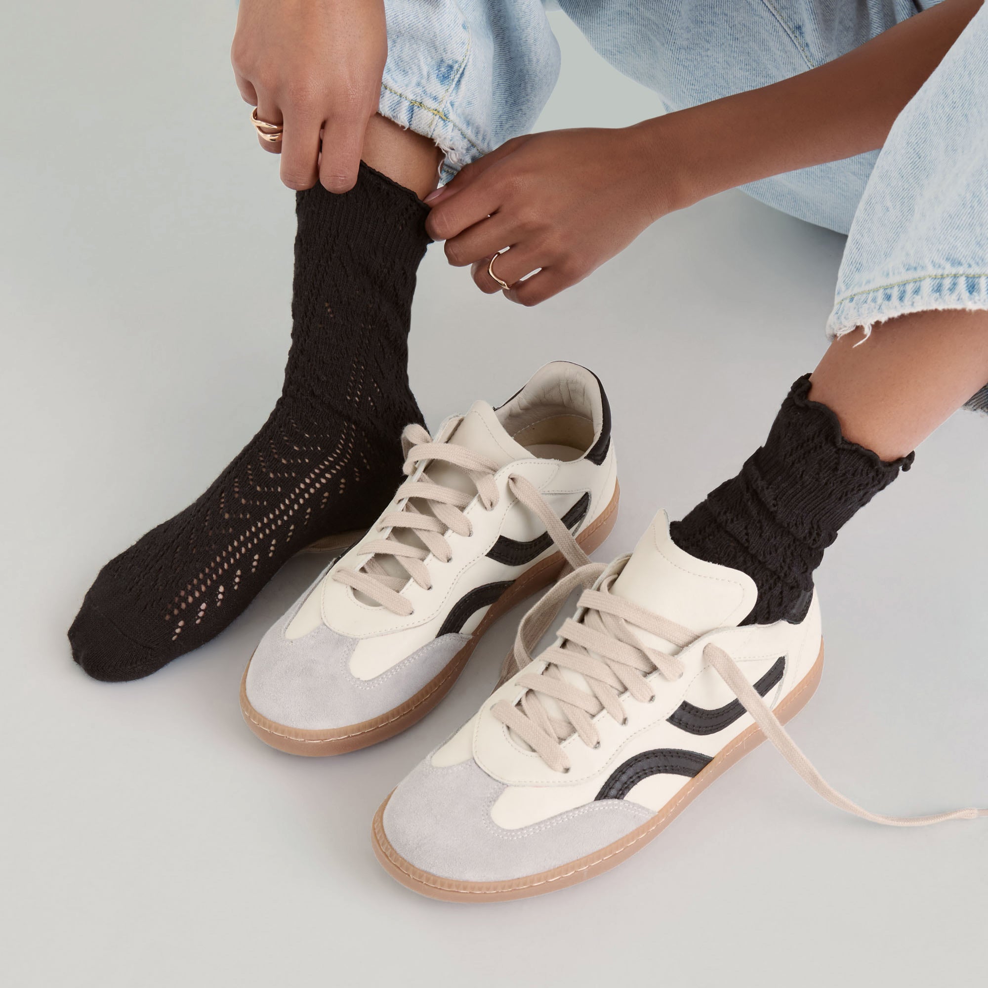 POINTELLE SOCKS BLACK - Image 4