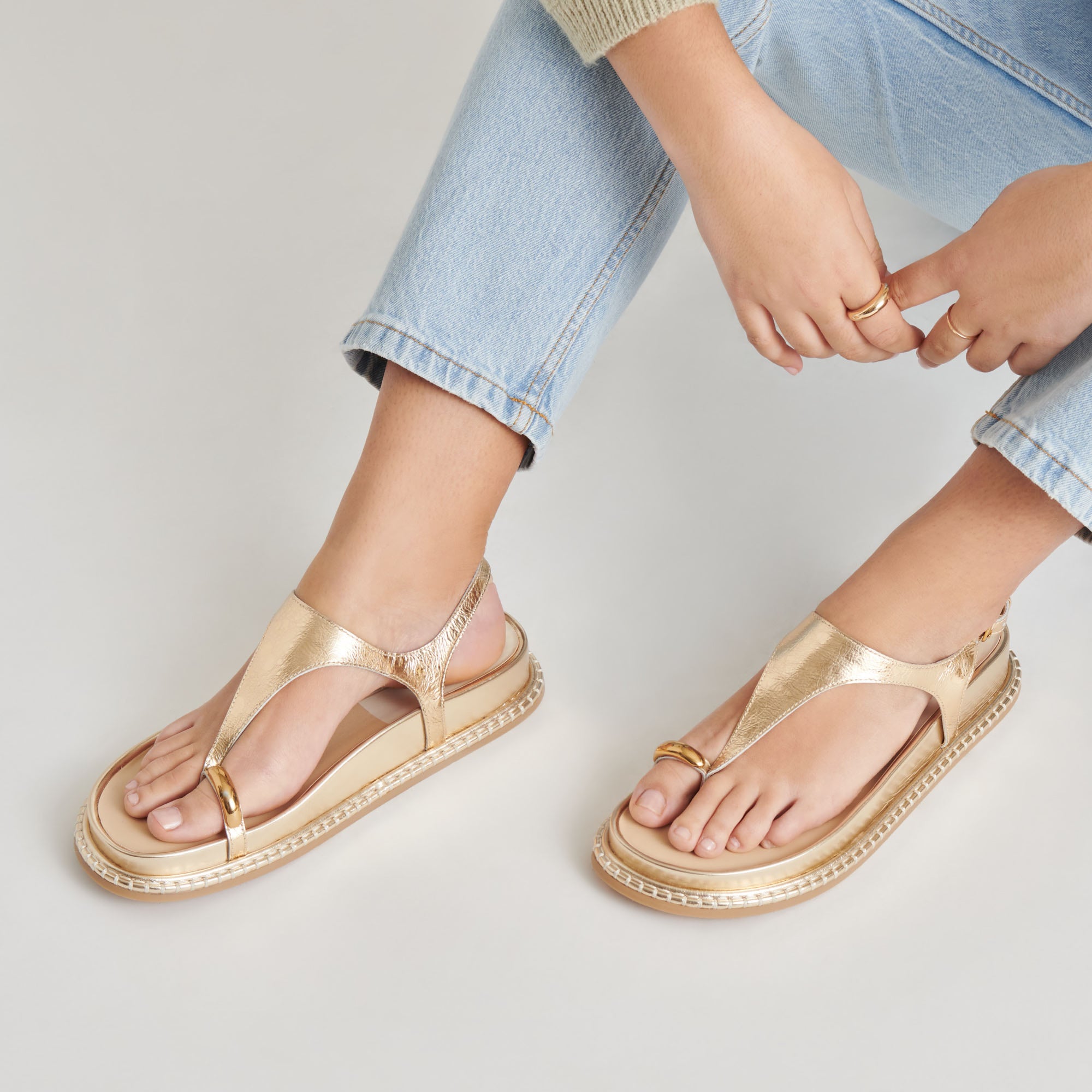 STEFAN SANDALS GOLD DISTRESSED LEATHER - Image 2