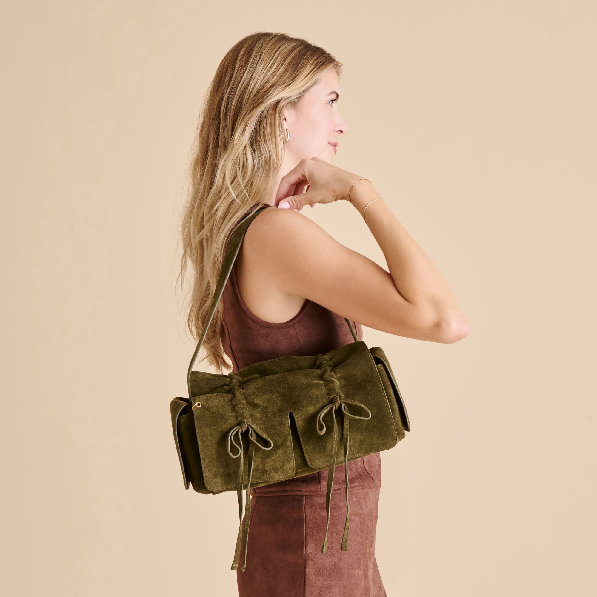 HUDSON SHOULDER BAG OLIVE SUEDE - Image 2