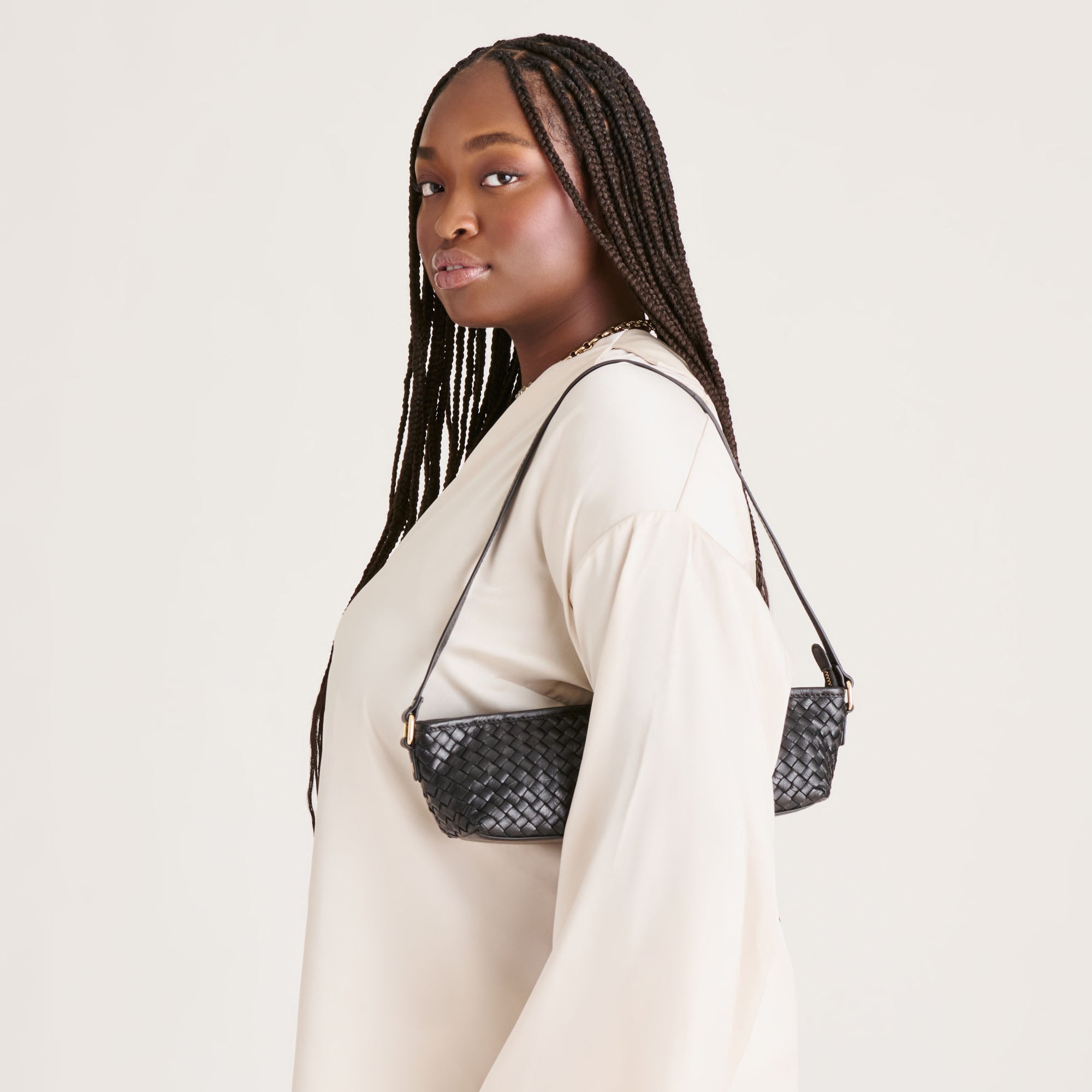 SAVAII WOVEN SHOULDER BAG BLACK WOVEN LEATHER - Image 6