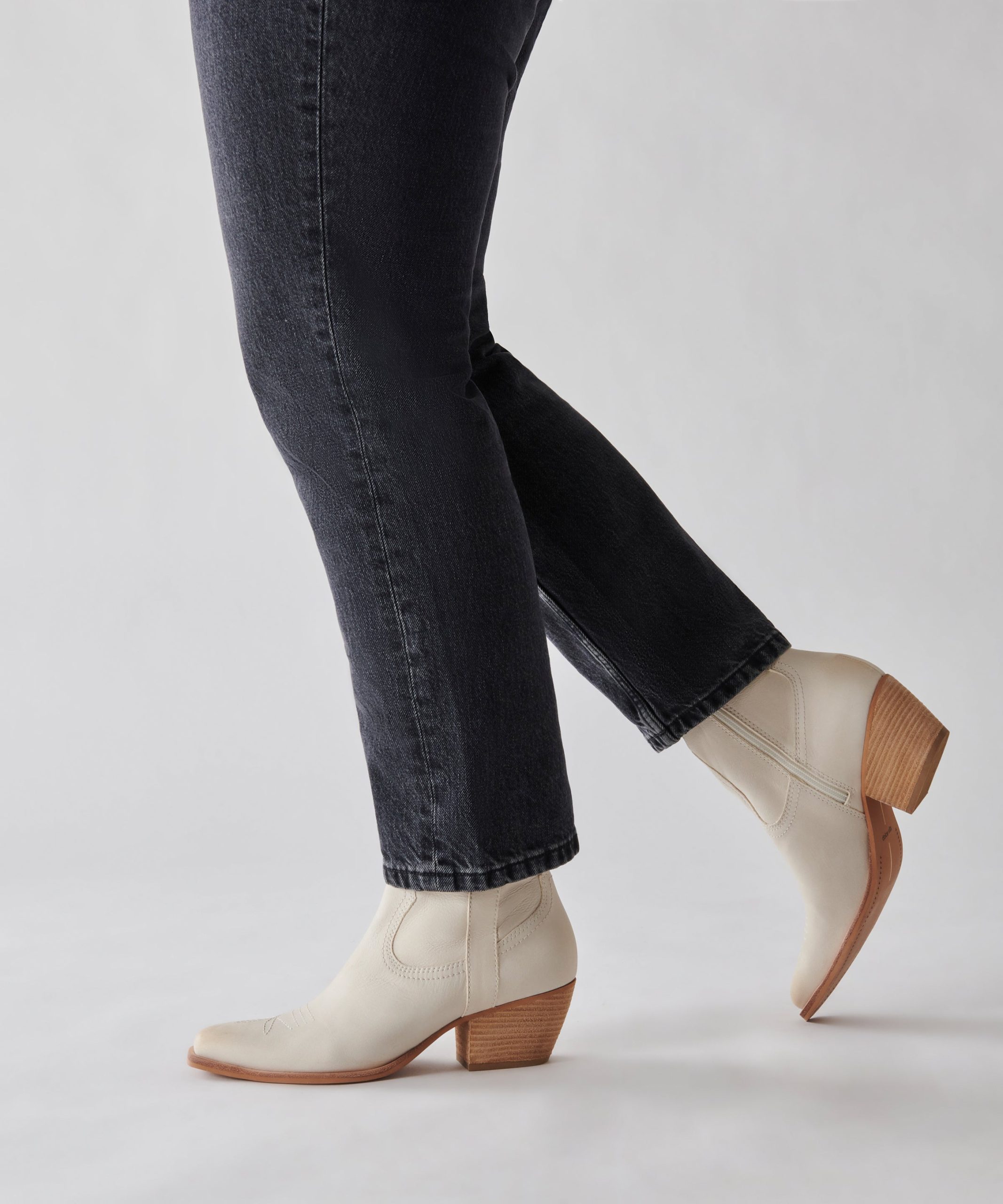 SILMA BOOTIES IVORY NUBUCK - re:vita - Image 4